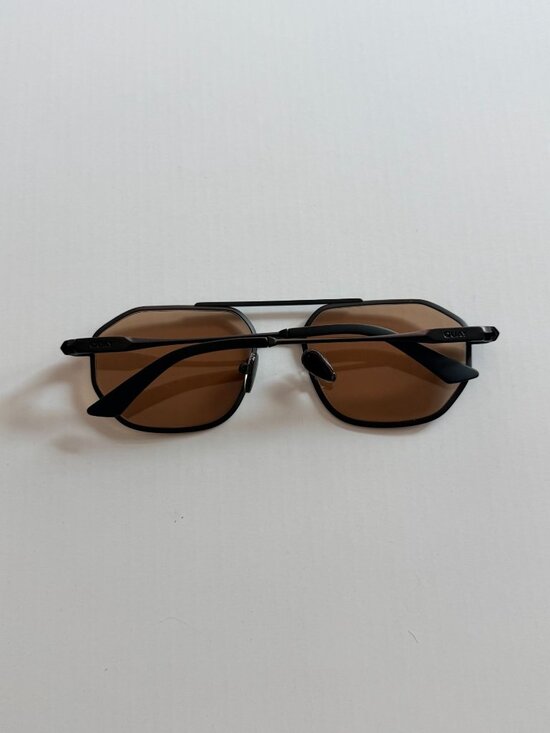 Quay En Route Sunglasses 76827 in Matte Black Frame Tan Lens main image 4